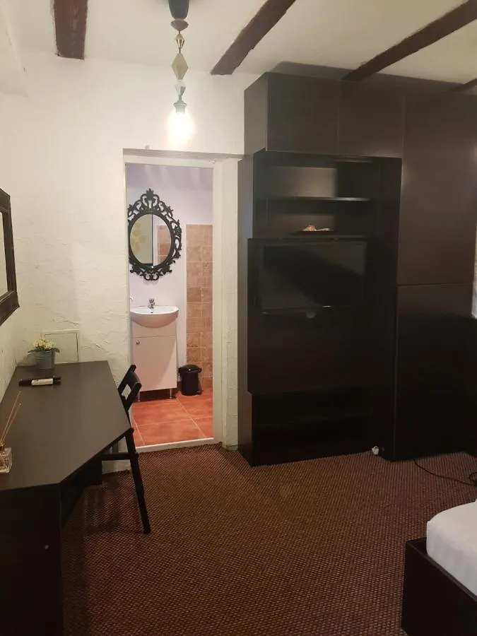 Mpoint Motel Bucharest 0*,  Romania